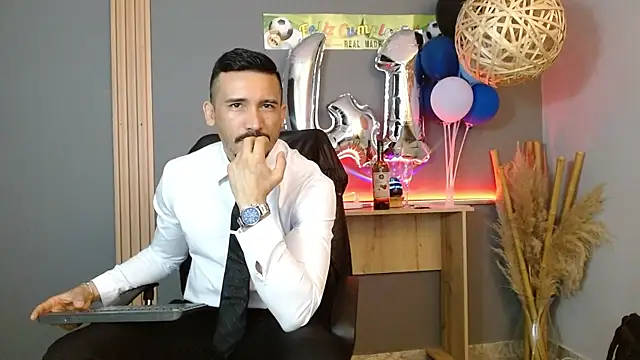 Reiko 85  online show from 24, 4, 2026