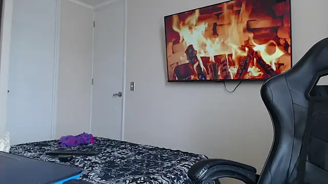 Snapshot of jonhklleyn chatting on 19, 9, 2025 jonhklleyn online show from 19, 9, 2025