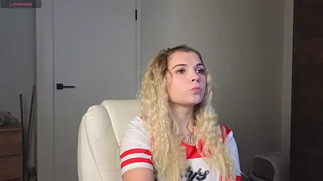 Kate Legend online show from 22, 7, 2026