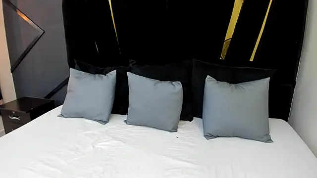 emilie xx  online show from 10, 12, 2024