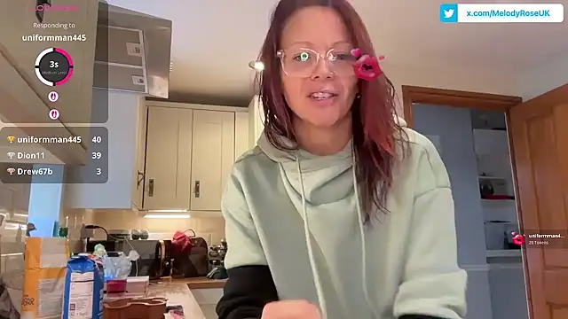 Snapshot of MelodyRoseUk chatting on 17, 12, 2025 MelodyRoseUk online show from 17, 12, 2025