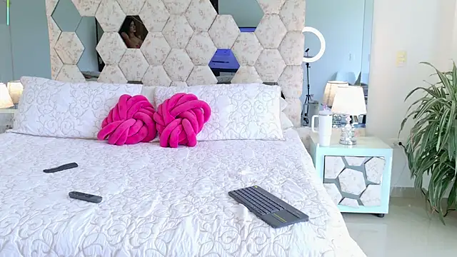 kimberly  online show from 4, 10, 2025