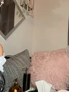 mrs skinny goddess online show from 27, 1, 2025