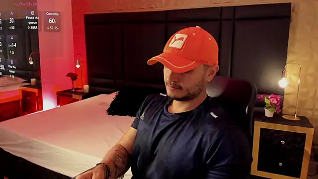 Snapshot of JossAckland chatting on 1, 2, 2025 JossAckland online show from 1, 2, 2025