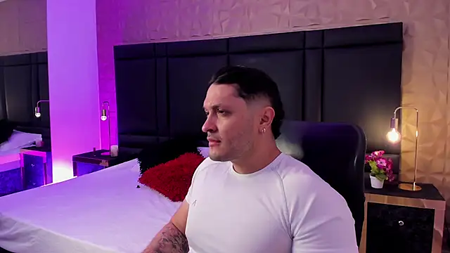 Snapshot of JossAckland chatting on 11, 2, 2025 JossAckland online show from 11, 2, 2025