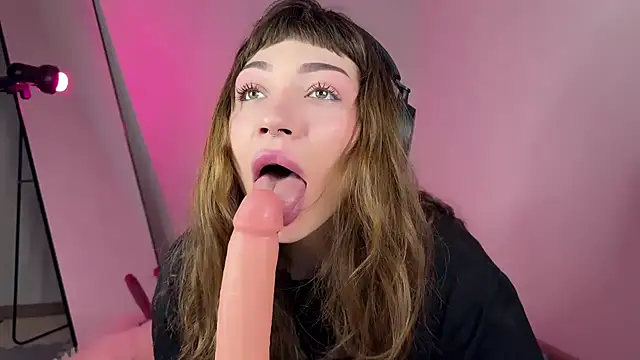 PaulaPratt online show from 2, 3, 2025