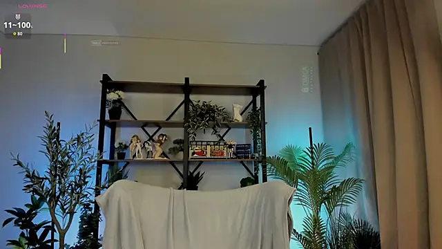 careful i bite nya online show from 18, 10, 2025