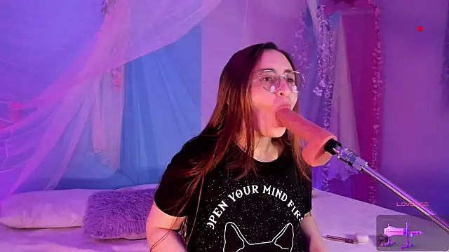 centaurigirl online show from 25, 4, 2026