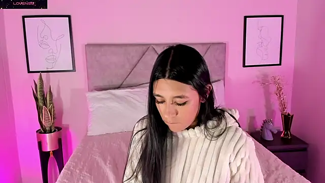 Emilyh  online show from 2, 12, 2025