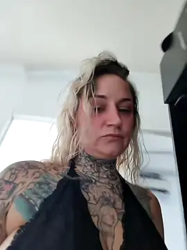 Lisacasandra online show from 2, 2, 2025