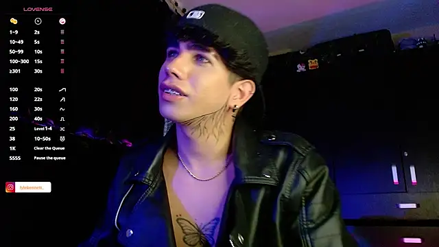 LyleBennett  online show from 16, 12, 2024