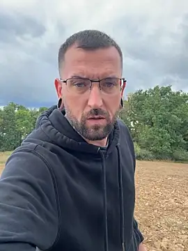 Snapshot of _Haptic_ chatting on 11, 9, 2025 Haptic online show from 11, 9, 2025