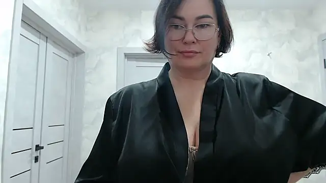 Nora Star online show from 23, 9, 2025