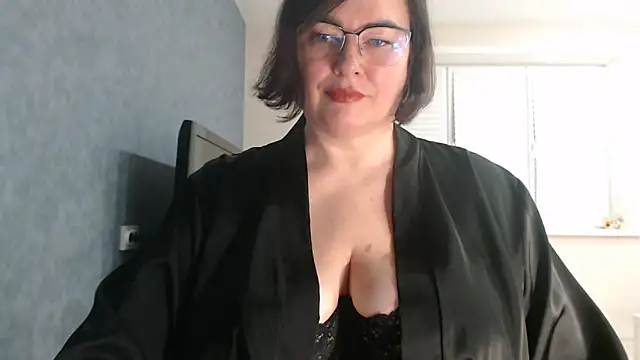 Nora Star online show from 15, 11, 2025