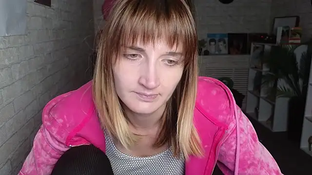 Nika Kitten online show from 27, 4, 2026