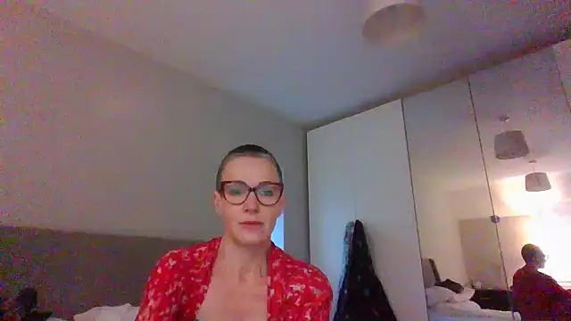 ELEGANT-ARIA36 online show from 9, 1, 2025