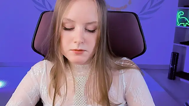 VivienLeeigh online show from 7, 2, 2025