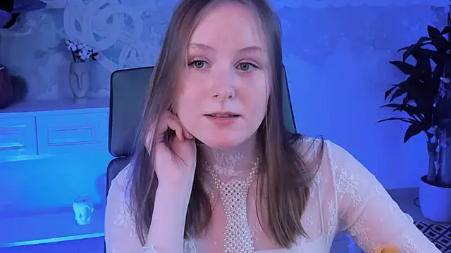 VivienLeeigh online show from 8, 2, 2025