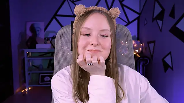 VivienLeeigh online show from 13, 2, 2025