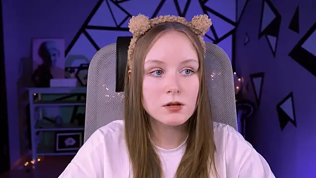 VivienLeeigh online show from 13, 2, 2025