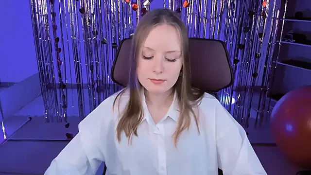 VivienLeeigh online show from 17, 3, 2025