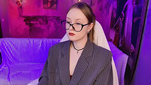 VivienLeeigh online show from 27, 4, 2026