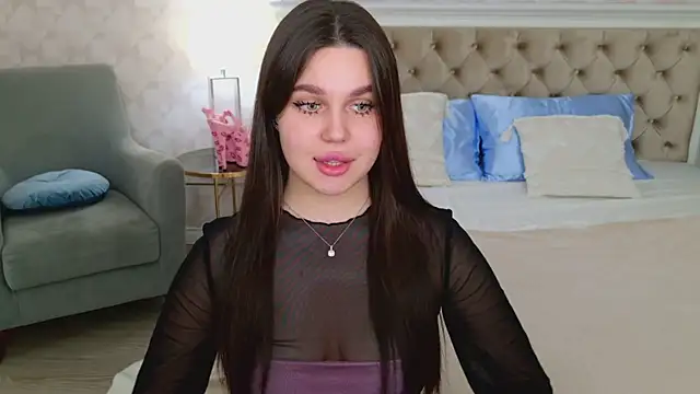 Snapshot of RihannaRose chatting on 1, 2, 2025 RihannaRose online show from 1, 2, 2025