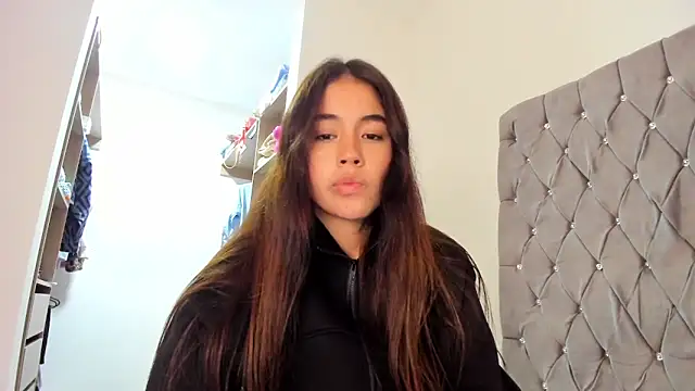 AriaMontgomery online show from 31, 12, 2024