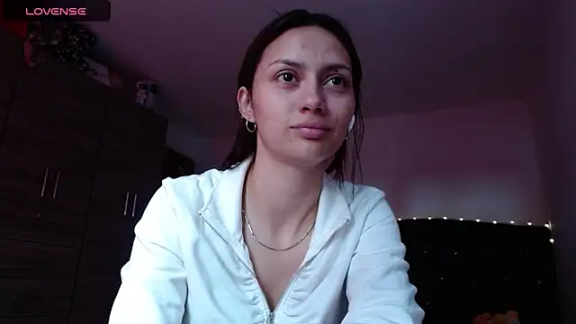 holy juli online show from 16, 9, 2025