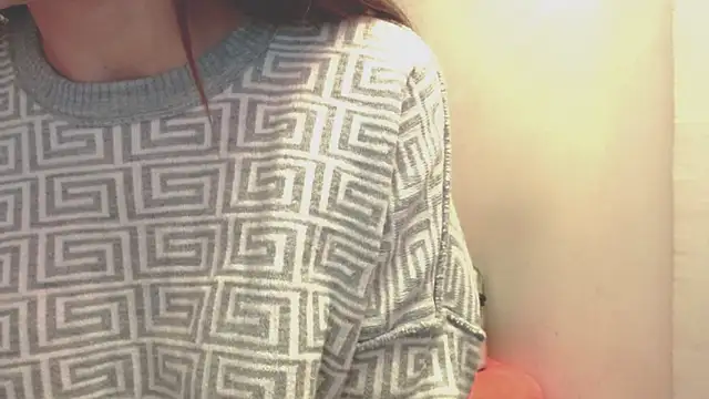 holy juli online show from 6, 4, 2026