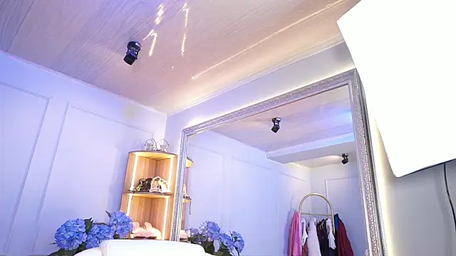 elasummer online show from 28, 4, 2026