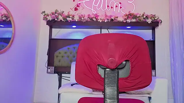 Snapshot of EMILY_ROUSSE71 chatting on 19, 1, 2026 EMILY ROUSSE71 online show from 19, 1, 2026