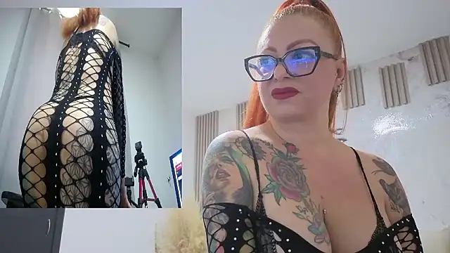 Snapshot of EMILY_ROUSSE71 chatting on 5, 3, 2026 EMILY ROUSSE71 online show from 5, 3, 2026