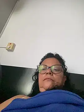 Sharongirl07 online show from 9, 2, 2026