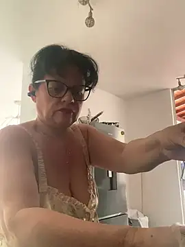 Sharongirl07 online show from 18, 4, 2026