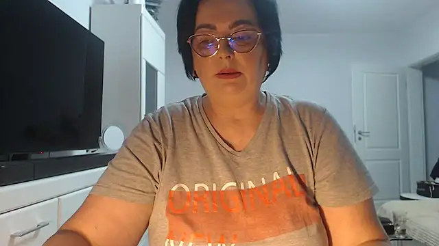 Amandamuller1982 online show from 8, 6, 2026
