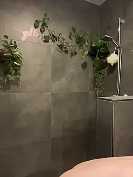 Snapshot of AdelinaAlia chatting on 3, 10, 2025 AdelinaAlia online show from 3, 10, 2025