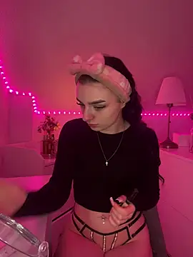 Snapshot of AdelinaAlia chatting on 18, 2, 2026 AdelinaAlia online show from 18, 2, 2026