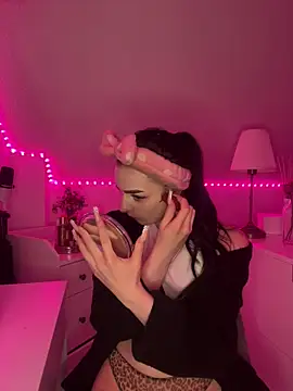 Snapshot of AdelinaAlia chatting on 21, 2, 2026 AdelinaAlia online show from 21, 2, 2026