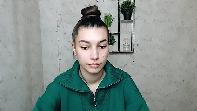 KarolinaRosse  online show from 8, 3, 2025