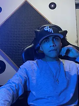 SkinnyHot444 online show from 6, 2, 2025