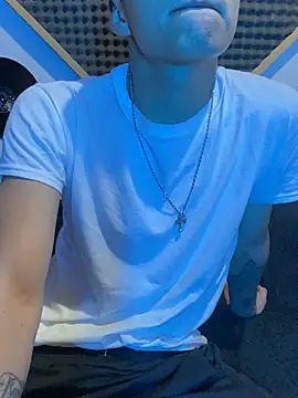 SkinnyHot444 online show from 8, 2, 2025