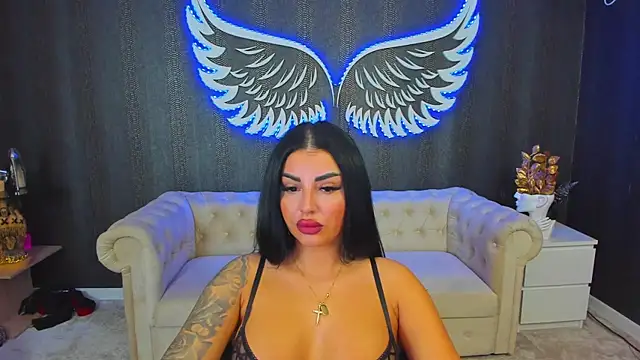 Snapshot of anemarieejolie chatting on 19, 9, 2025 anemarieejolie online show from 19, 9, 2025