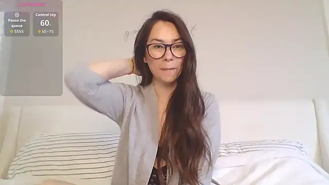 Snapshot of mixedasiangirl chatting on 8, 5, 2026 mixedasiangirl online show from 8, 5, 2026