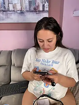 Snapshot of PoliBenett_ chatting on 18, 1, 2025 PoliBenett online show from 18, 1, 2025