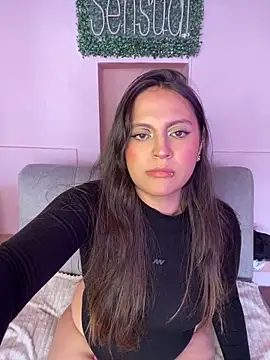 Snapshot of PoliBenett_ chatting on 1, 2, 2025 PoliBenett online show from 1, 2, 2025