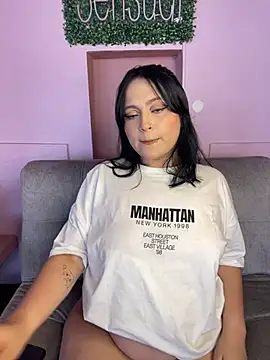 Snapshot of PoliBenett_ chatting on 10, 2, 2025 PoliBenett online show from 10, 2, 2025