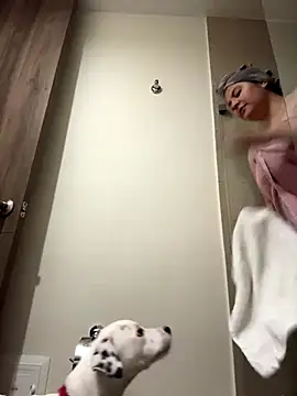 Snapshot of PoliBenett_ chatting on 3, 10, 2025 PoliBenett online show from 3, 10, 2025