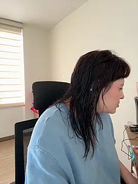 Snapshot of PoliBenett_ chatting on 16, 10, 2025 PoliBenett online show from 16, 10, 2025