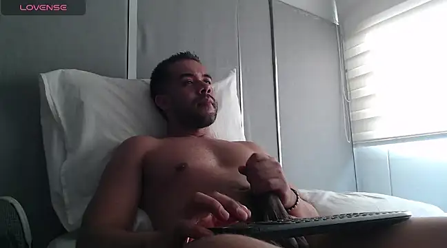 Snapshot of FaustoCock chatting on 24, 1, 2025 FaustoCock online show from 24, 1, 2025